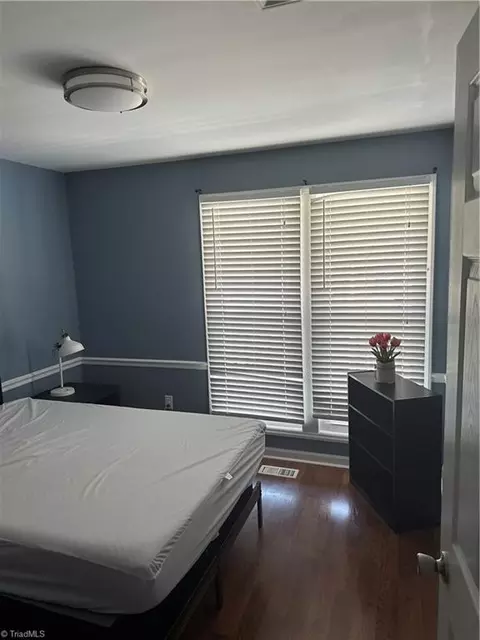 Bedroom - 2101 Arbrook Ln, High Point, NC 27265 photo 5 of 5