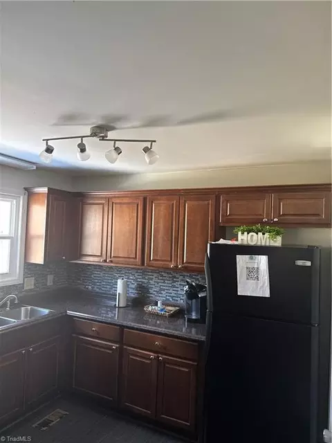 Kitchen - 2101 Arbrook Ln, High Point, NC 27265 photo 1 of 4