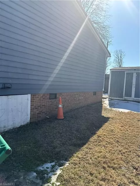 Exterior - 2101 Arbrook Ln, High Point, NC 27265 photo 6 of 6