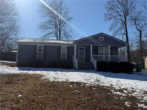 2101 Arbrook Ln, High Point, NC 27265