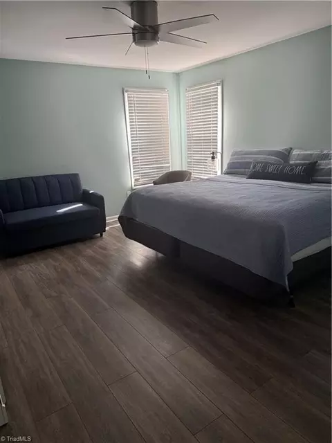 Bedroom - 2101 Arbrook Ln, High Point, NC 27265 photo 2 of 5