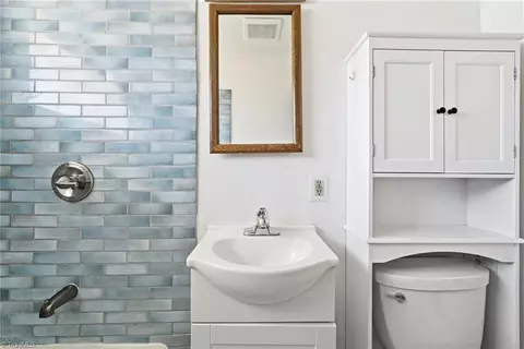 Bath - 206 Paramount St, High Point, NC 27262 photo 1 of 2