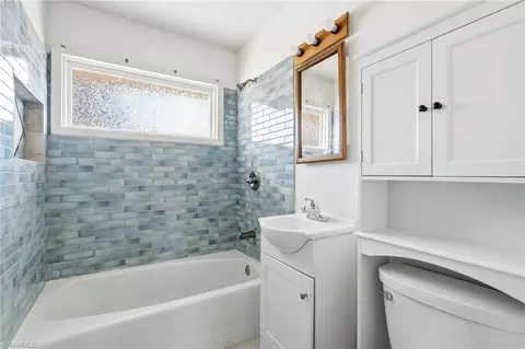 Bath - 206 Paramount St, High Point, NC 27262 photo 2 of 2