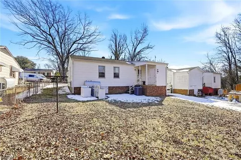 Exterior - 206 Paramount St, High Point, NC 27262 photo 6 of 7