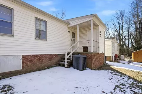 Exterior - 206 Paramount St, High Point, NC 27262 photo 4 of 7