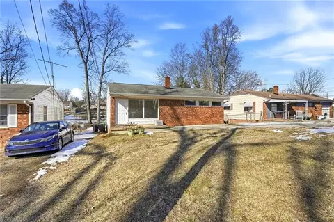 Exterior - 206 Paramount St, High Point, NC 27262 photo 3 of 7