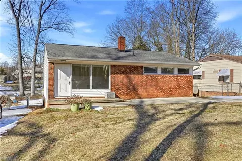 Exterior - 206 Paramount St, High Point, NC 27262 photo 2 of 7