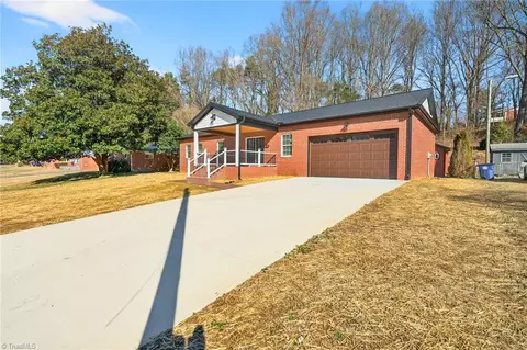 1256 Cloister Dr, Winston Salem, NC 27127