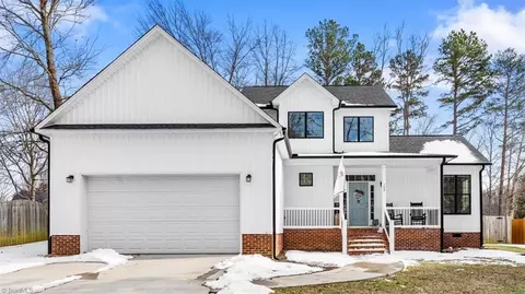 109 Willowbrook Dr, Thomasville, NC 27360