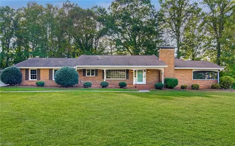 122 Pine St, King, NC 27021