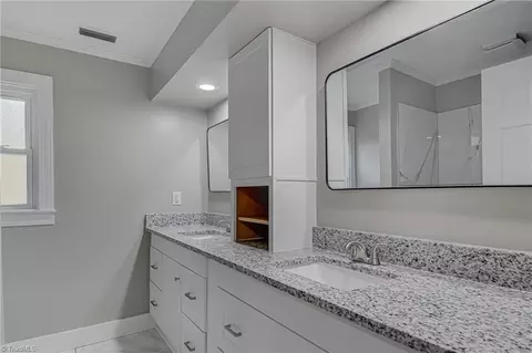 Bath - 122 Pine St, King, NC 27021 photo 1 of 4