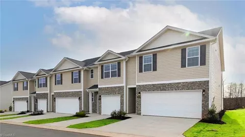 1114 Broholmer Ln, Greensboro, NC 27405