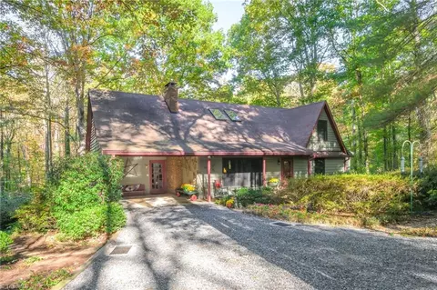 3314 Vienna Dozier Rd, Pfafftown, NC 27040