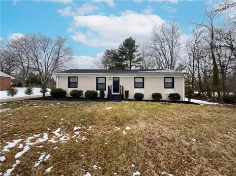 202 Hassellwood Dr, Jamestown, NC 27282