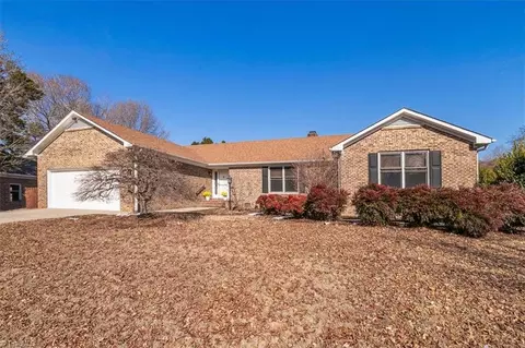 3704 Winged Foot Dr, Greensboro, NC 27410