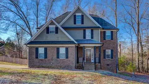 2900 Walbrook Ter, Browns Summit, NC 27214