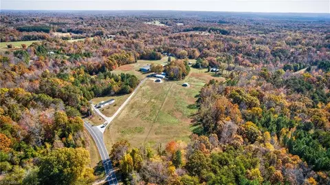 2631 Price Grange Rd, Eden, NC 27288