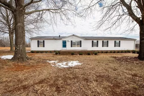3542 Flynt Rd, Liberty, NC 27298