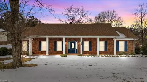 1448 Spring Hill Cir, Kernersville, NC 27284