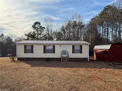 6025 River Heights Dr, Ramseur, NC 27316