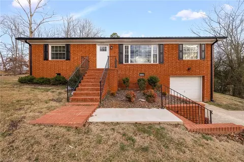 1755 Brook Dr, Asheboro, NC 27205
