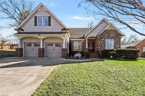 115 Town Lot Dr, Pfafftown, NC 27040