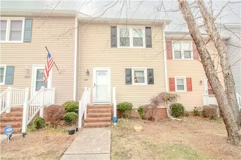 1121 Glendale Dr, Greensboro, NC 27406