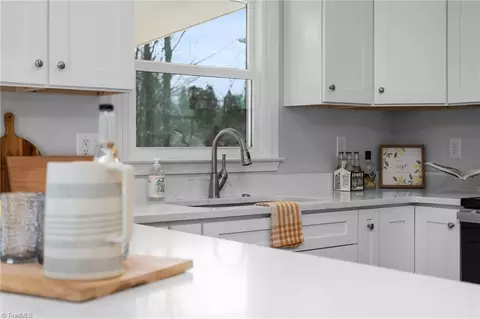 Kitchen - 5920 Loop Rd, Clemmons, NC 27012 photo 4 of 4