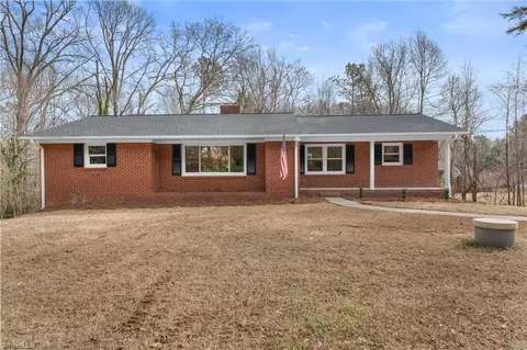 5920 Loop Rd, Clemmons, NC 27012