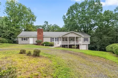156 Brooks St, Troutman, NC 28166