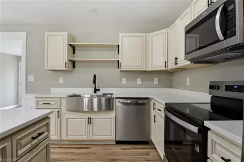 Kitchen - 5127 Sylvan Trl, Trinity, NC 27370 photo 3 of 3