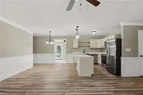 Entry Way - 5127 Sylvan Trl, Trinity, NC 27370 photo 2 of 3