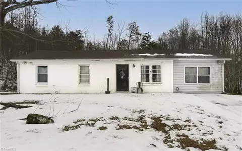 1403 Ballymena Dr, Reidsville, NC 27320