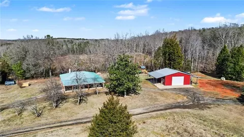 3216 Flat Swamp Rd, Denton, NC 27239