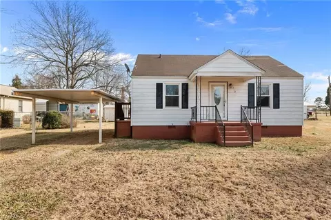 312 Pickett Cir, Liberty, NC 27298