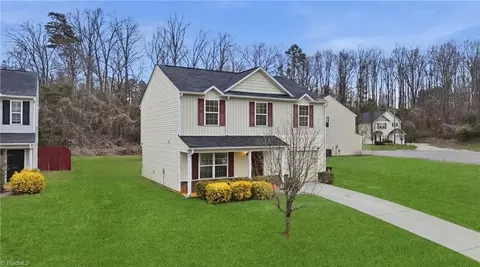2773 Stonefield Crossing Dr, Winston Salem, NC 27107