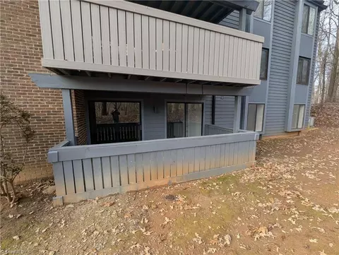 2807 Treestead Cir, Greensboro, NC 27410