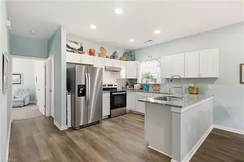 719 Meadowgreen Village Dr, Eden, NC 27288