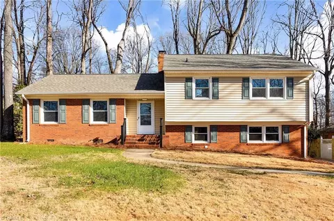 3514 Fox Pl, Greensboro, NC 27408