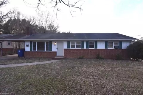 3808 Cash Dr, Winston Salem, NC 27107