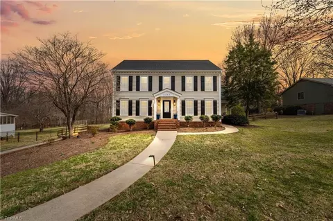 5945 Kenton Dr, Kernersville, NC 27284