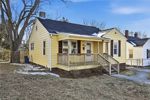 2133 Konnoak View Dr, Winston Salem, NC 27127