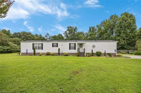 2986 Worth Ln, Haw River, NC 27258