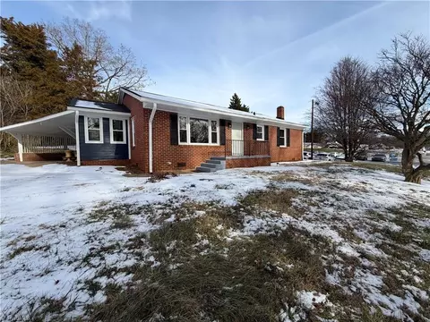 902 Welborn Ave, Wilkesboro, NC 28697