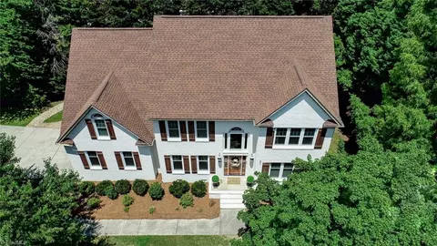 4731 Jamesford Dr, Jamestown, NC 27282