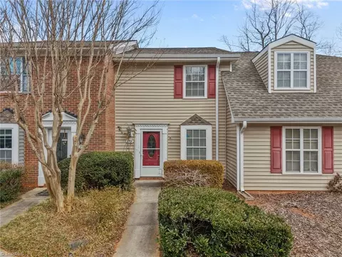 2753 Cottage Pl, Greensboro, NC 27455