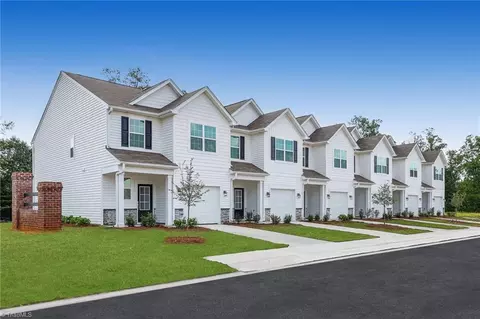 1803 Pheasant Trace Cir, Kernersville, NC 27284