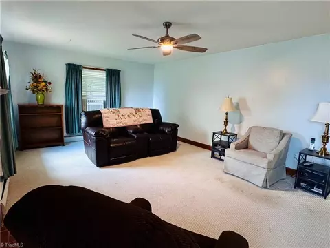 311 James St, Dobson, NC 27017 photo 4