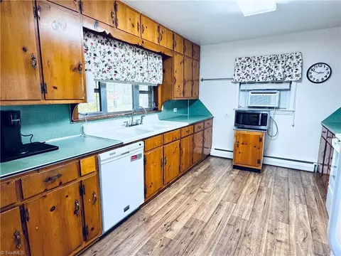311 James St, Dobson, NC 27017 photo 8