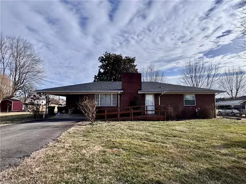 311 James St, Dobson, NC 27017 photo 17